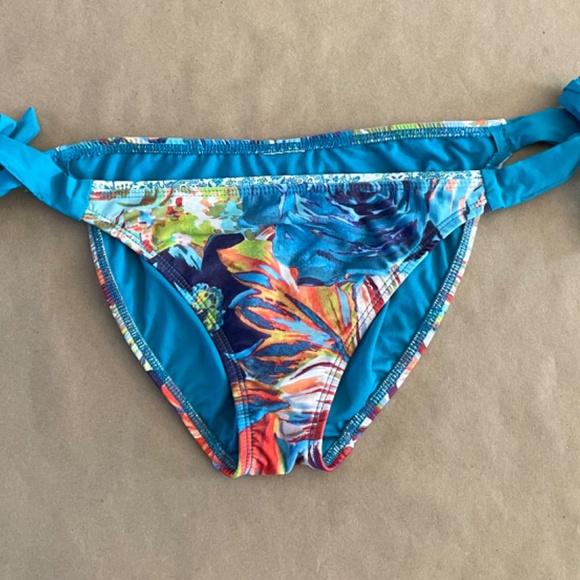 2 piece Bikini small/medium size - Picture 5 of 12